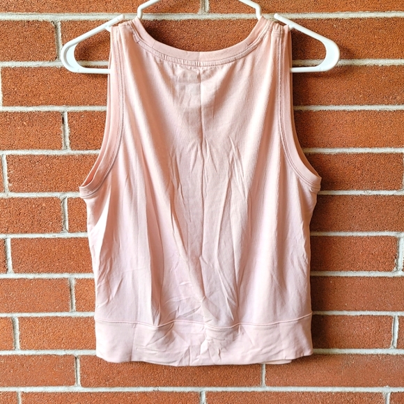 🌵2/$25🌵M Knotted Tank - Banana Republic - Picture 2 of 5